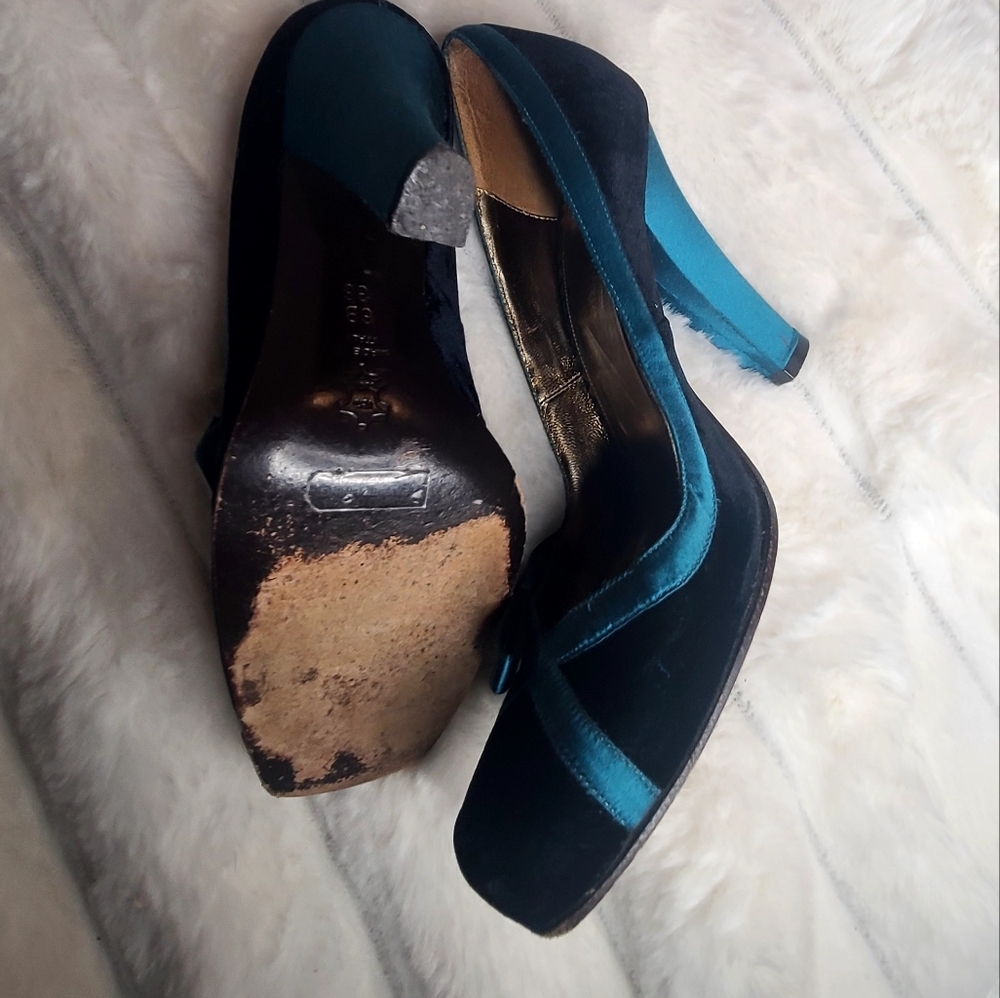 Vintage BCBGeneration Blue Heels with Elegant Design - Picture 3 of 8